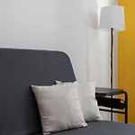 Apartamento Sotto Casa C'e Mentre Dentro Abita Bukowski *