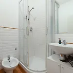 Apartamento Sotto Casa C'e Mentre Dentro Abita Bukowski Trieste