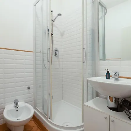 Apartment Charme Bukowski, A Centro Con Parcheggio Triest